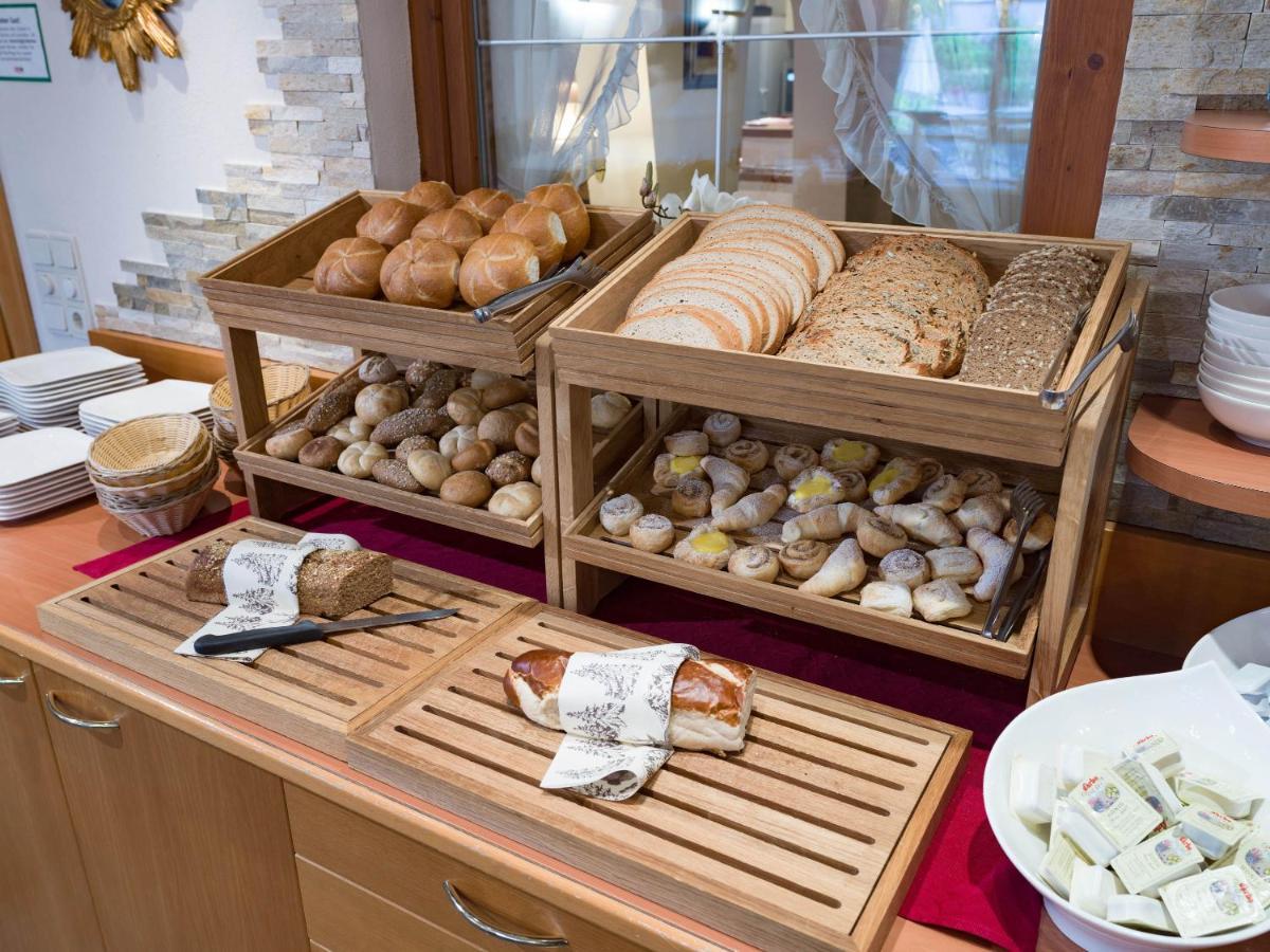 Hotel Landhaus Zillertal Fügen Εξωτερικό φωτογραφία