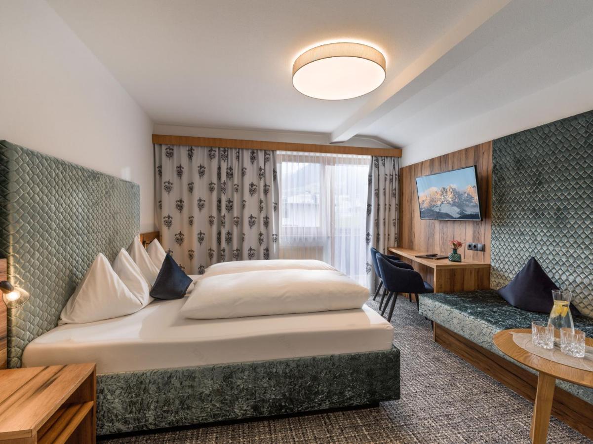 Hotel Landhaus Zillertal Fügen Εξωτερικό φωτογραφία