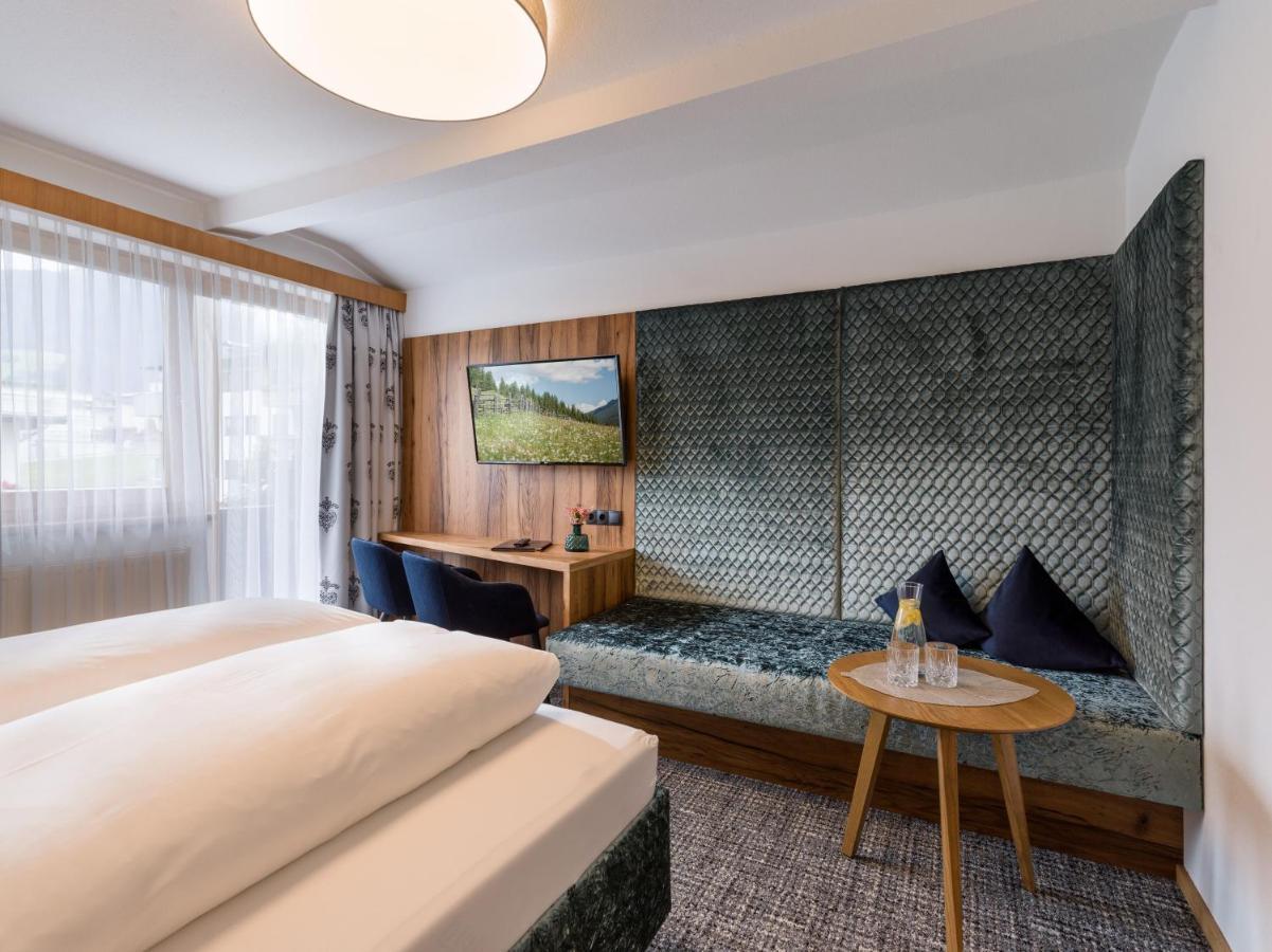 Hotel Landhaus Zillertal Fügen Εξωτερικό φωτογραφία