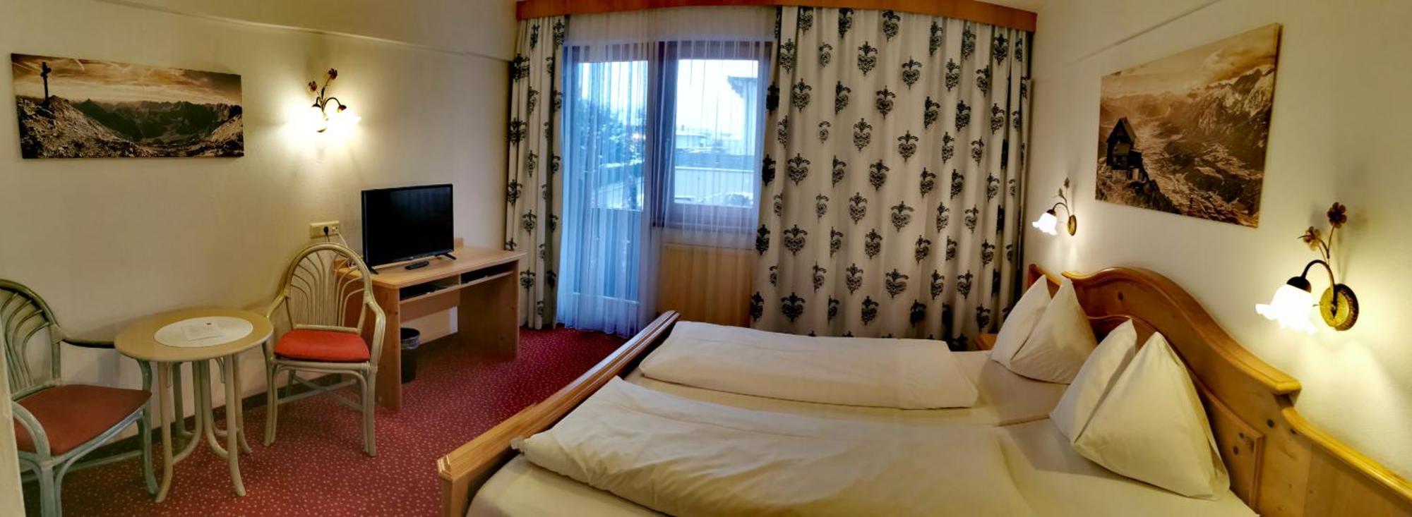 Hotel Landhaus Zillertal Fügen Εξωτερικό φωτογραφία