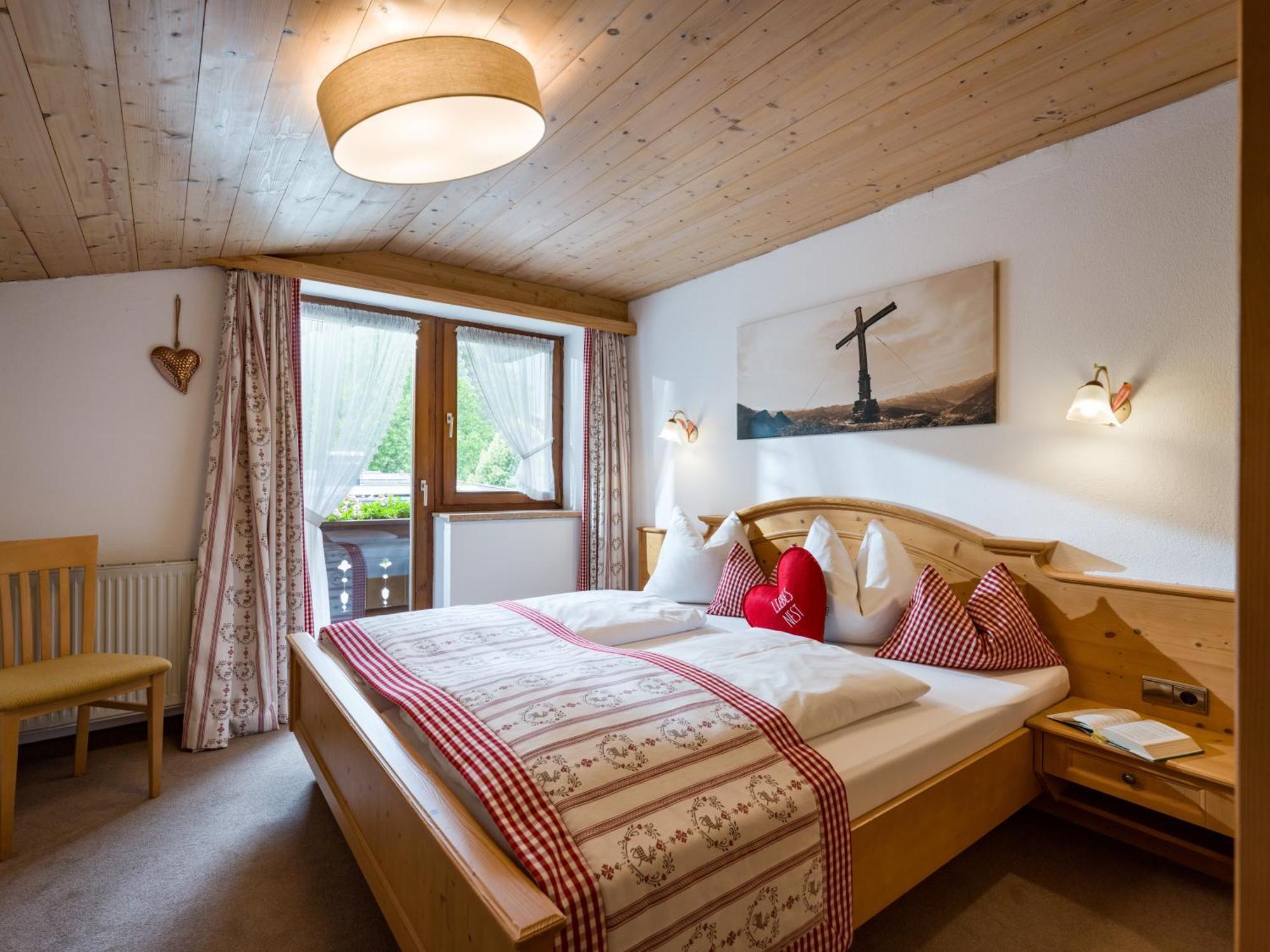 Hotel Landhaus Zillertal Fügen Εξωτερικό φωτογραφία