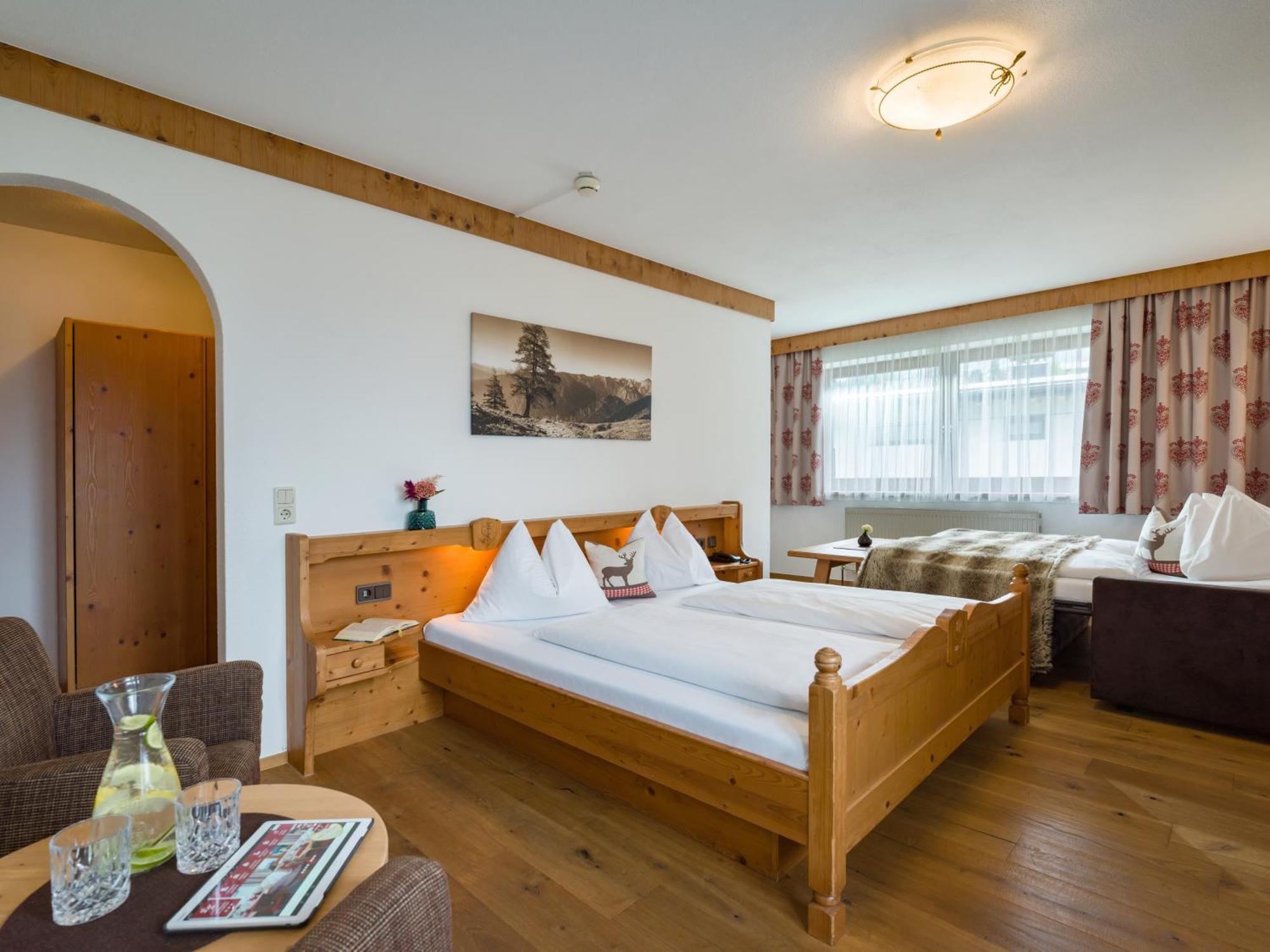 Hotel Landhaus Zillertal Fügen Εξωτερικό φωτογραφία