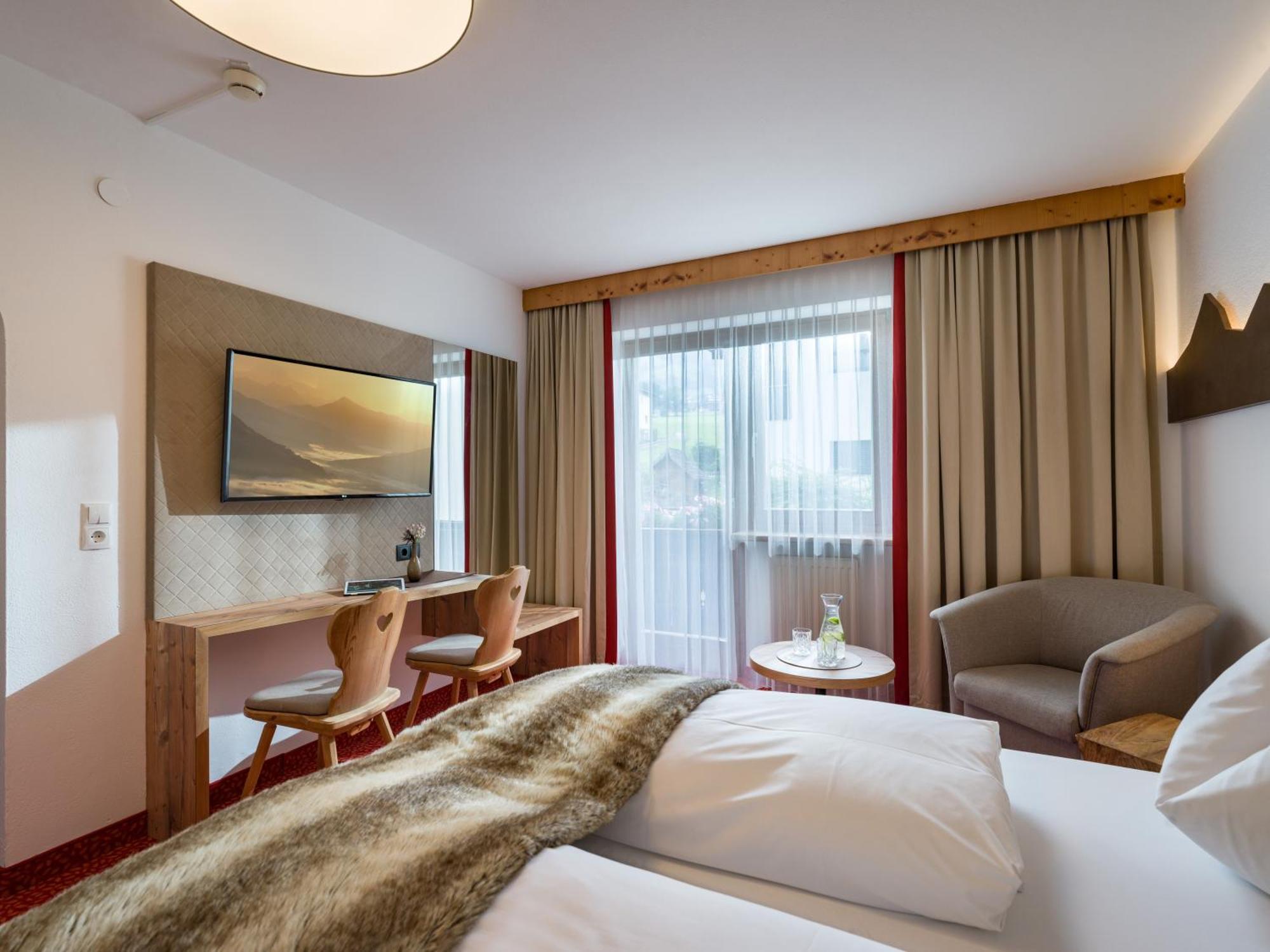 Hotel Landhaus Zillertal Fügen Εξωτερικό φωτογραφία