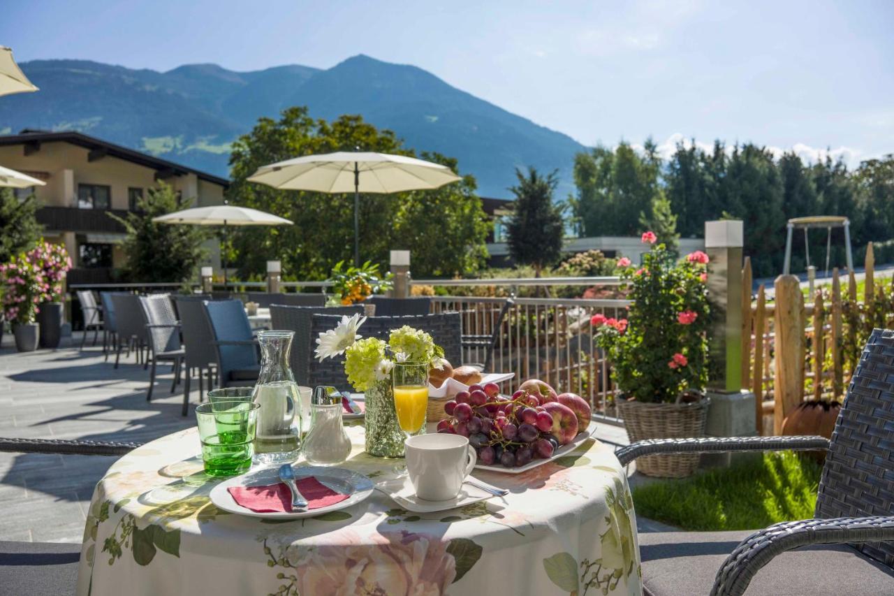 Hotel Landhaus Zillertal Fügen Εξωτερικό φωτογραφία