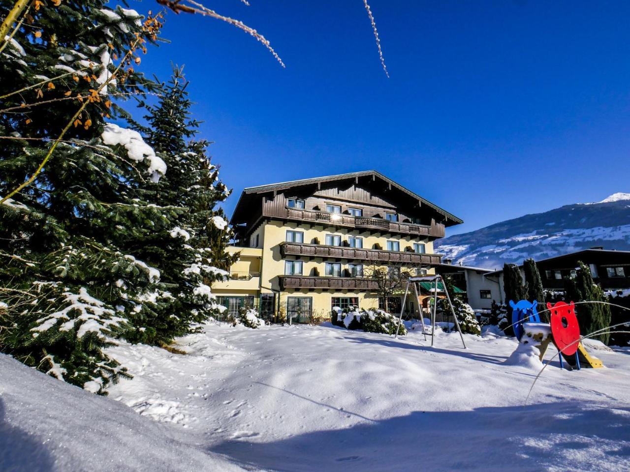 Hotel Landhaus Zillertal Fügen Εξωτερικό φωτογραφία